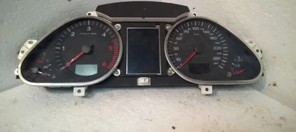 Audi A6 S6 C6 4F Speedometer (instrument cluster) 4F0920900S 4F0910900A