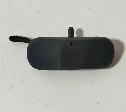 Windshield washer spray nozzle