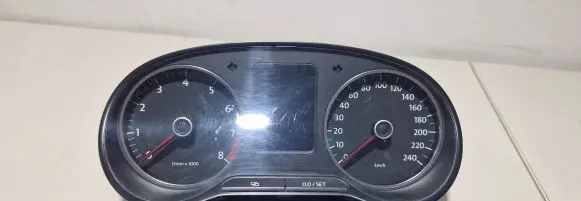 Volkswagen Polo V 6R Speedometer (instrument cluster) 6R0920860F