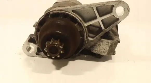 Volkswagen Golf V Starter motor 02T911024B