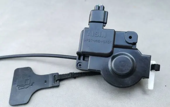 Lexus RX 330 - 350 - 400H Fuel cap release pull handle 