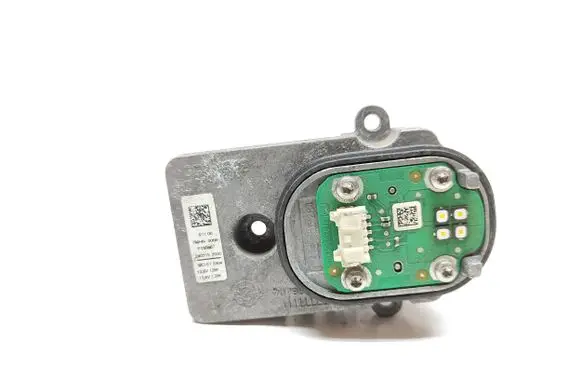 Mercedes-Benz C W205 LED ballast control module P130867 2403152030 MDE13504