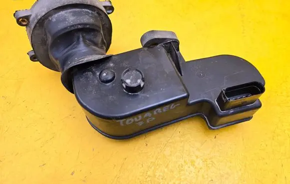 Volkswagen Touareg II Tow bar trailer control unit/module 333047633022