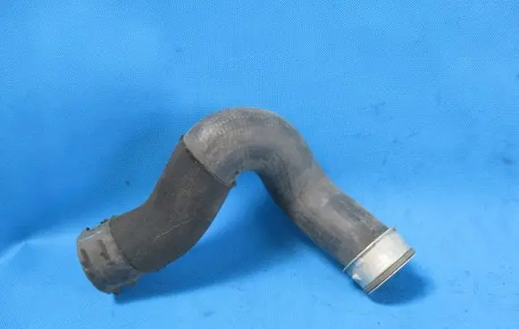 Audi Q7 4L Intercooler hose/pipe 7L6145738A 2206