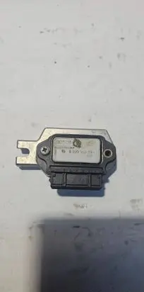 BMW 5 E28 Ignition amplifier control unit 0227100111