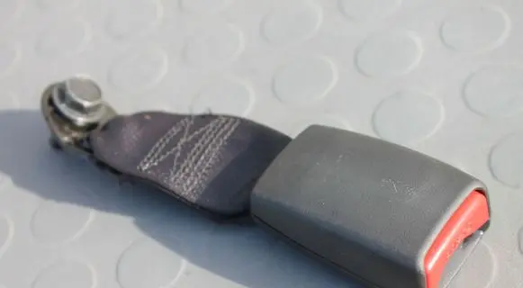 Nissan Note (E12) Rear seatbelt buckle