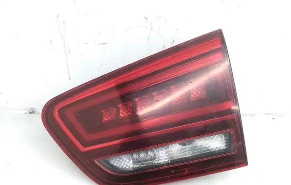 Seat Alhambra (Mk2) Tailgate rear/tail lights 7N5945308A
