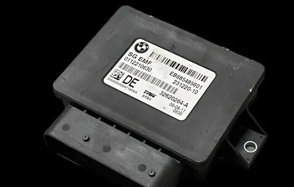 BMW X3 F25 Hand brake control module 6854856 23122010 32620264A