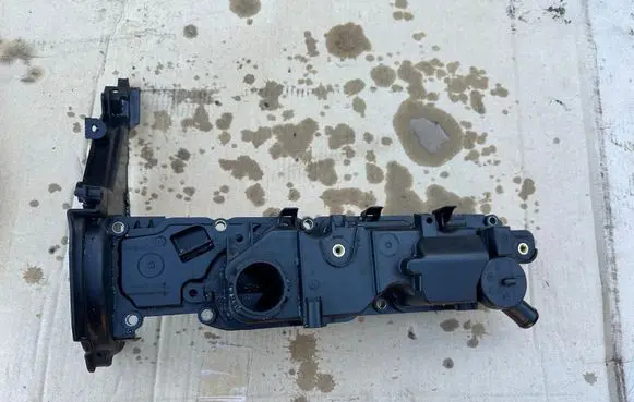 Peugeot 2008 I Rocker cam cover 9688939180