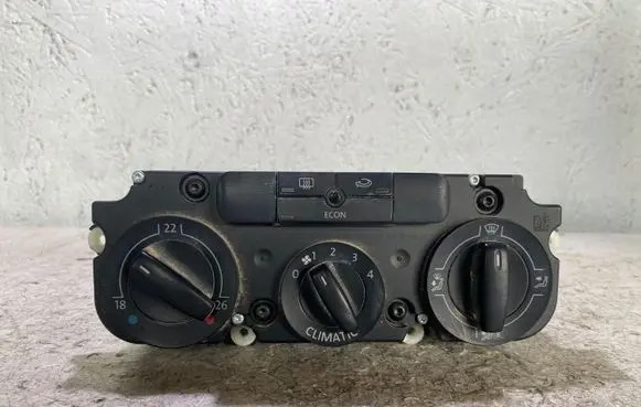Volkswagen Golf V Climate control unit 5370110F A230306 74730924