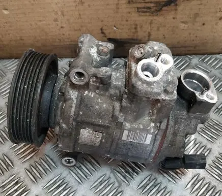 Volkswagen Golf VI Air conditioning (A/C) compressor (pump) 1K0820808A