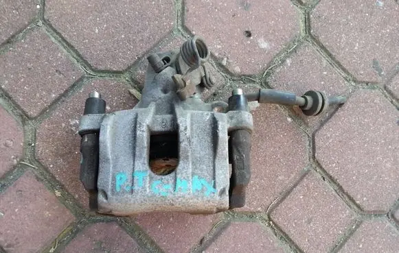 Rear brake caliper