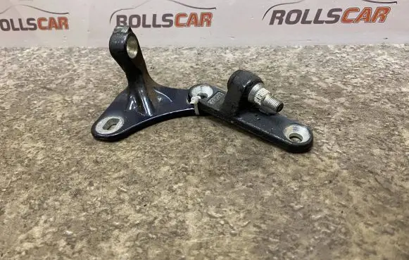 Mercedes-Benz C W203 Front door upper hinge 03M03