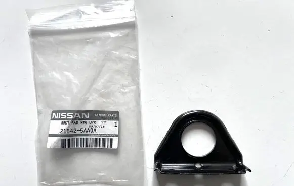 Nissan Murano Z52 Radiator mount bracket 215425AA0A