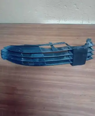 Volkswagen PASSAT B5.5 Front bumper lower grill 3B0853665