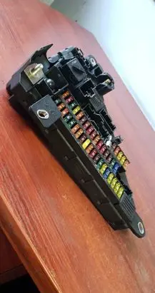 BMW 5 E60 E61 Fuse module 9138830