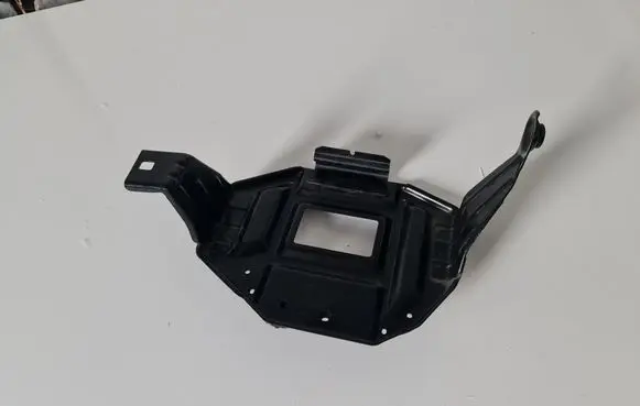 BMW 5 G30 G31 Other engine bay part 9311079