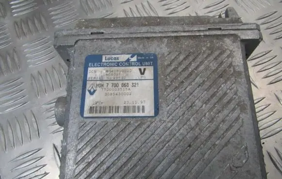 Volvo S40, V40 Engine control unit/module hom7700868321 7700103515a