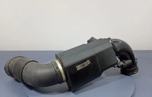 BMW 2 F44 Air intake hose/pipe 8675263