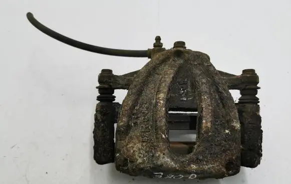 Toyota Corolla Verso AR10 Front brake caliper