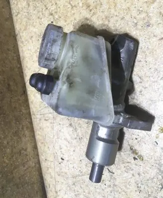Mercedes-Benz E W124 Master brake cylinder 08433