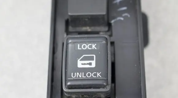 Nissan Note (E12) Central locking switch button 969RF3VV0A