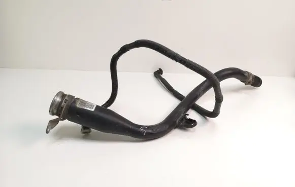 BMW X3 E83 Fuel tank filler neck pipe 6758612