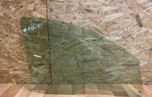Ford Focus Front door window glass four-door 43R001057 DOT27M23100AS2