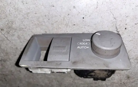 KIA Sorento Differential lock switch Y08C