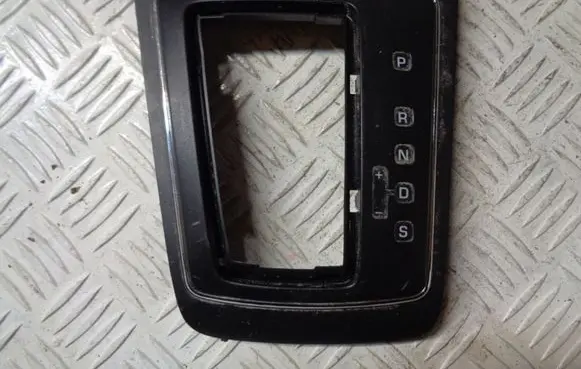 Skoda Yeti (5L) Gear shifter surround trim plastic 1Z2713203B