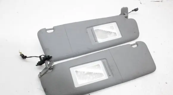 Volkswagen Touareg II Sun visor