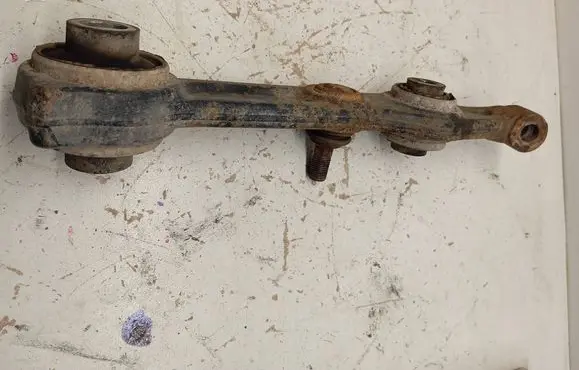 Mercedes-Benz E W211 Front lower control arm/wishbone 