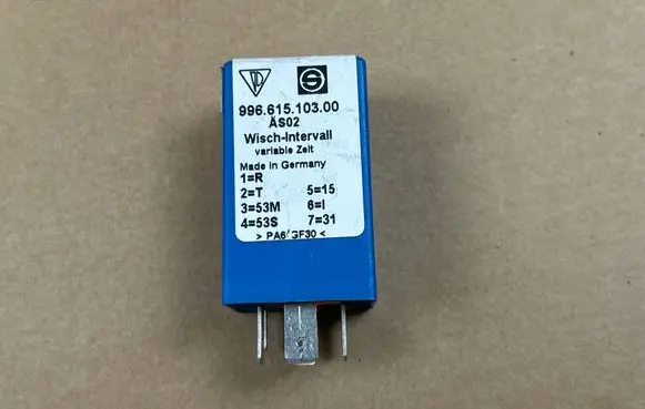Porsche 911 996 Hazard warning light relay 99661510300