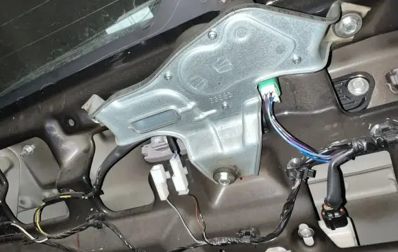 Peugeot 4007 Rear window wiper motor