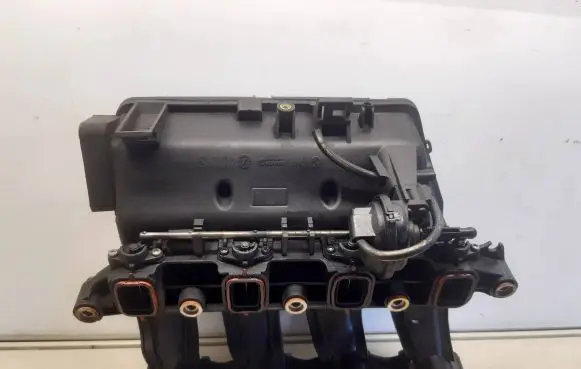 BMW X3 E83 Intake manifold 7787318