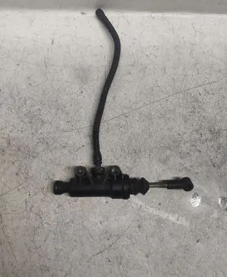 Mercedes-Benz C W204 Clutch master cylinder A2042900012