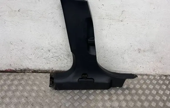 Maserati Ghibli (B) pillar trim (bottom) 06700729250