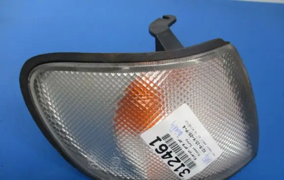 Nissan Sunny Front indicator light