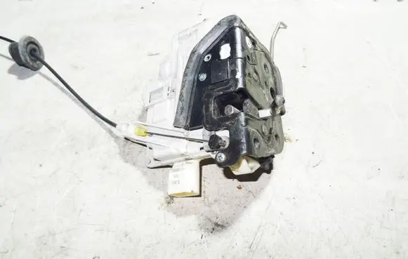 Audi A4 S4 B7 8E 8H Front door lock 8E1837016AA