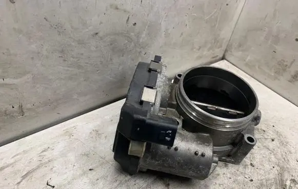 BMW 5 E60 E61 Throttle body valve 7556118001