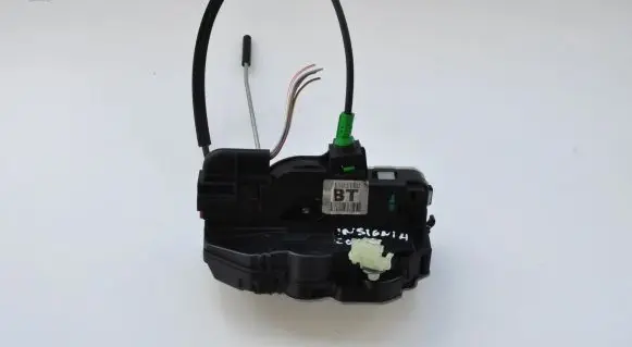 Opel Insignia A Rear door lock 3023804E