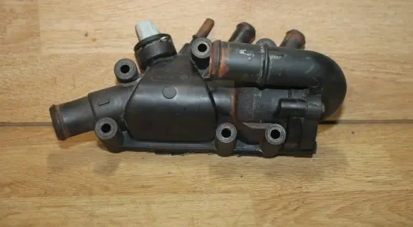 Ford Fiesta Thermostat housing 2S6G9K478