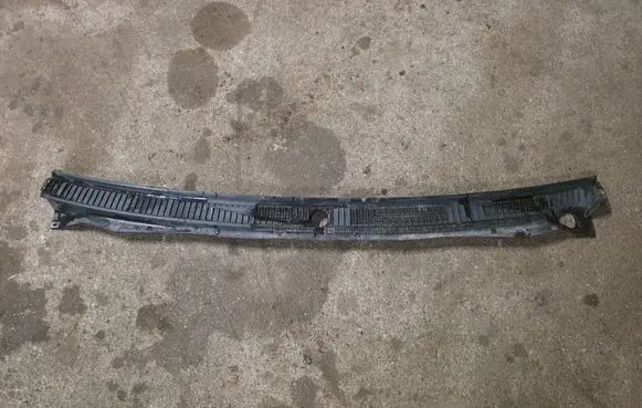 Mitsubishi Pajero Wiper trim MR416416