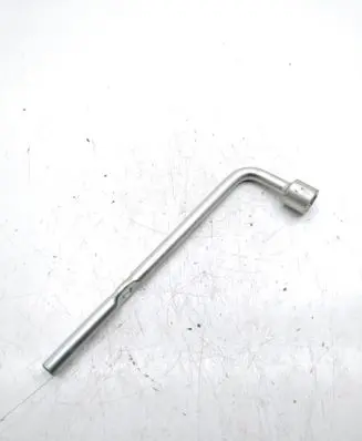 Honda CR-V Wheel nut wrench 