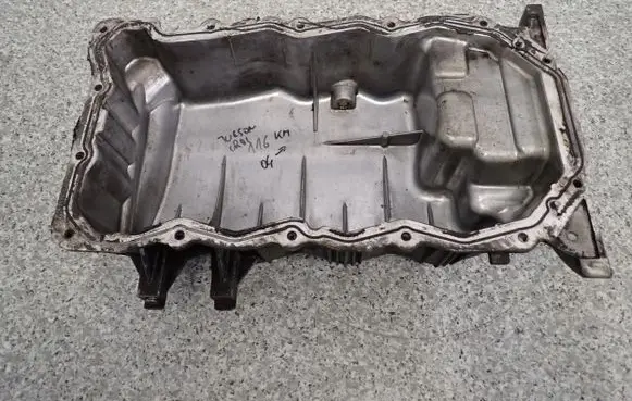 Oil sump