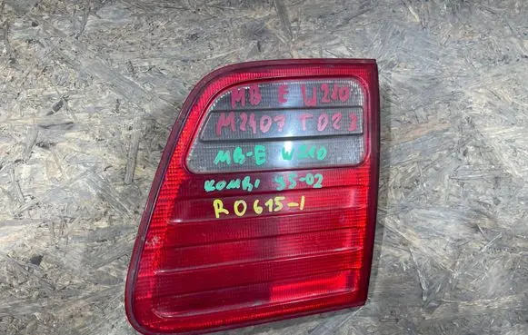 Mercedes-Benz E W210 Tailgate rear/tail lights A2108202464 R0615-I
