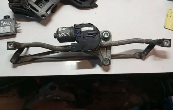 Volvo S80 Front wiper linkage and motor 30753493