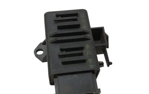 Volkswagen Caddy Seat heating relay 1K0959772
