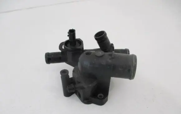 Renault Laguna II Thermostat housing 8200801571