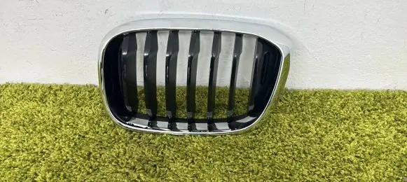 BMW X4 G02 Front bumper upper radiator grill 7440853
